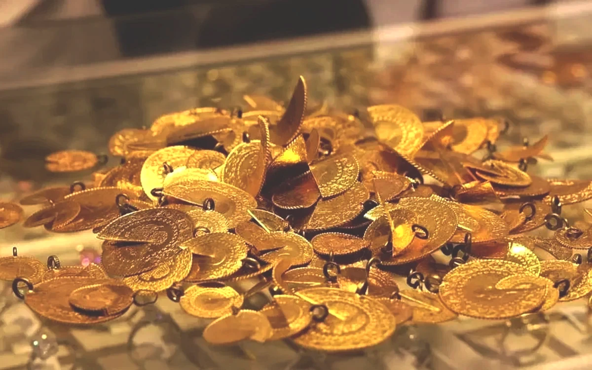 Yatırımcıları uyararak, piyasaların yönünün Orta Doğu kökenli haberlere bağlı olacağını da belirtti.