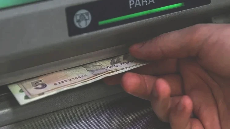 Emekli promosyonu 50 bin liraya dayandı: En yüksek emekli maaşı promosyonu veren banka belli oldu...