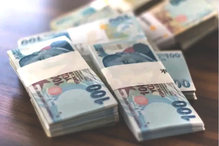 Emekli promosyonu 50 bin liraya dayandı: En yüksek emekli maaşı promosyonu veren banka belli oldu...