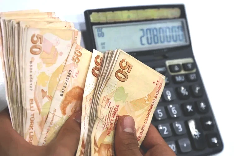 Emekli promosyonu 50 bin liraya dayandı: En yüksek emekli maaşı promosyonu veren banka belli oldu...